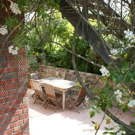 In Mit Garten Und Terrasse 아파트