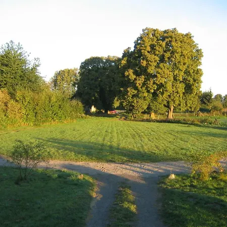 아파트 In Mit Garten Und Terrasse Semlow