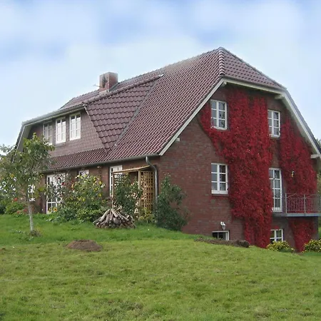 In Mit Garten Und Terrasse *