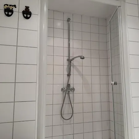 아파트 In Mit Garten Und Terrasse