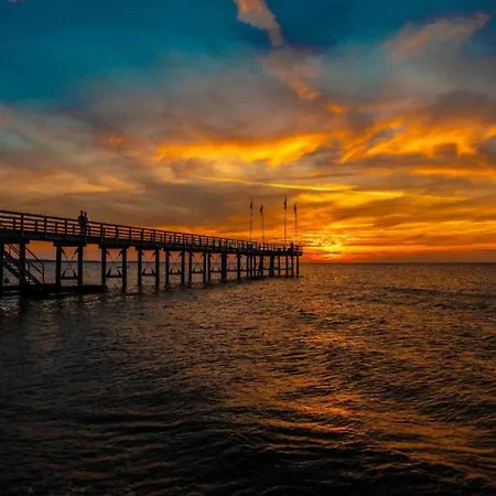 아파트 In Mit Garten Und Terrasse