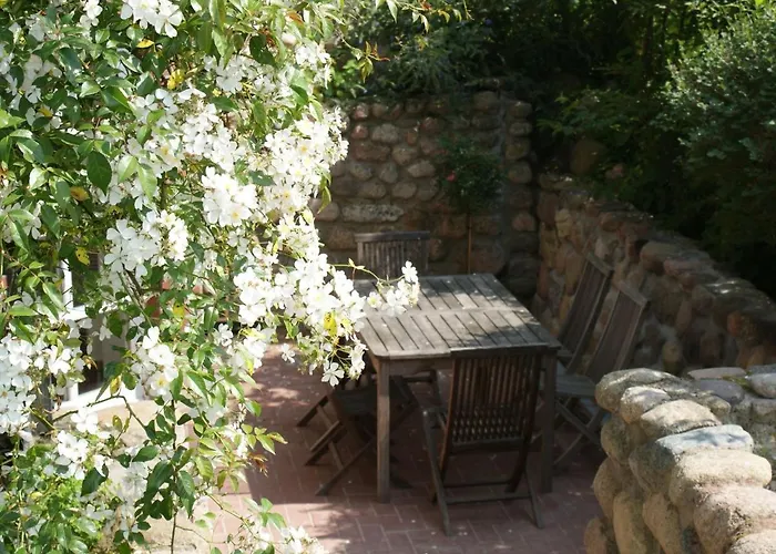 In Mit Garten Und Terrasse *